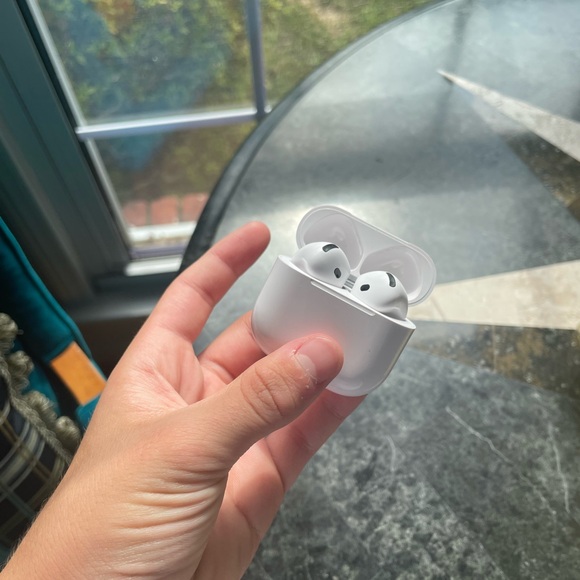 White Wireless Earbuds with Charging Case
